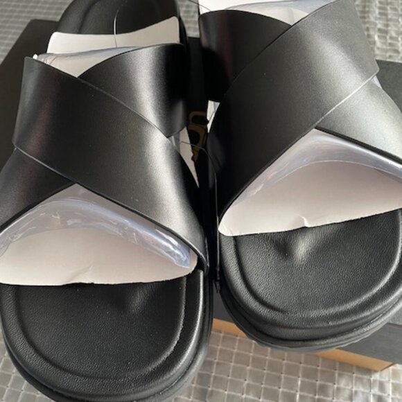 UGG WAINSCOTT MEN  LEATHER SANDALS SIZE 11 main image 5
